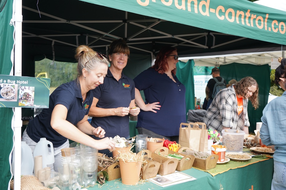 Volunteers giving advice at Ground Control Stand